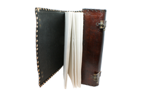 Ladda upp bild till gallerivisning, Stor handgjord läderbok med Yggdrasil/Livets träd
