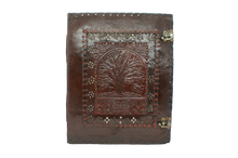 Ladda upp bild till gallerivisning, Stor handgjord läderbok med Yggdrasil/Livets träd
