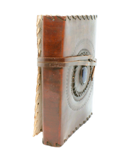 Ladda upp bild till gallerivisning, Handgjord läderbok med rem och Blå sten