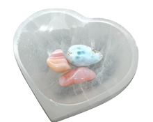 Ladda upp bild till gallerivisning, Kristall Selenit Hjärtskål