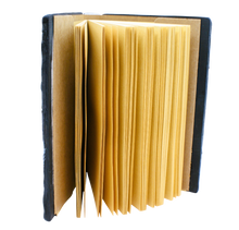 Ladda upp bild till gallerivisning, Drakbok med hård pärm - Lila