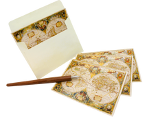 Ladda upp bild till gallerivisning, Kort med kuvert i box - Världskarta