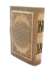 Ladda upp bild till gallerivisning, Handgjord läderbok - Varg