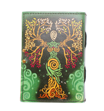 Ladda upp bild till gallerivisning, Handgjord Läderbok - Gudinna med chakra stenar