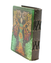 Ladda upp bild till gallerivisning, Handgjord Läderbok - Gudinna med chakra stenar