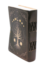 Ladda upp bild till gallerivisning, Handgjordn Läderbok - Livets Träd/Yggdrasil med månfaser