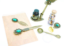 Ladda upp bild till gallerivisning, Box med Grön Fjäderpenna/Kalligrafipenna - Magic Power