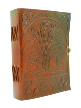 Ladda upp bild till gallerivisning, Handgjord läderbok med livets träd / Yggdrasil
