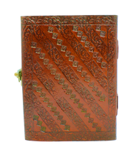 Ladda upp bild till gallerivisning, Handgjord läderbok med livets träd / Yggdrasil
