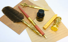 Ladda upp bild till gallerivisning, Fjäderpenna / Kalligrafipenna i box - Guld
