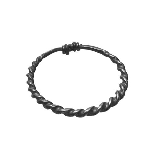 Armring i smide, vriden och sluten