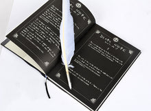 Ladda upp bild till gallerivisning, Death Note bok med fjäderpenna
